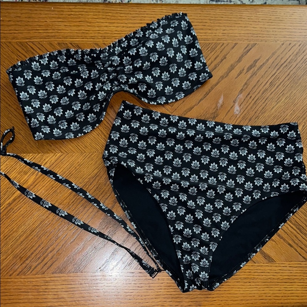 OLD NAVY Floral Black and White Bikini Set